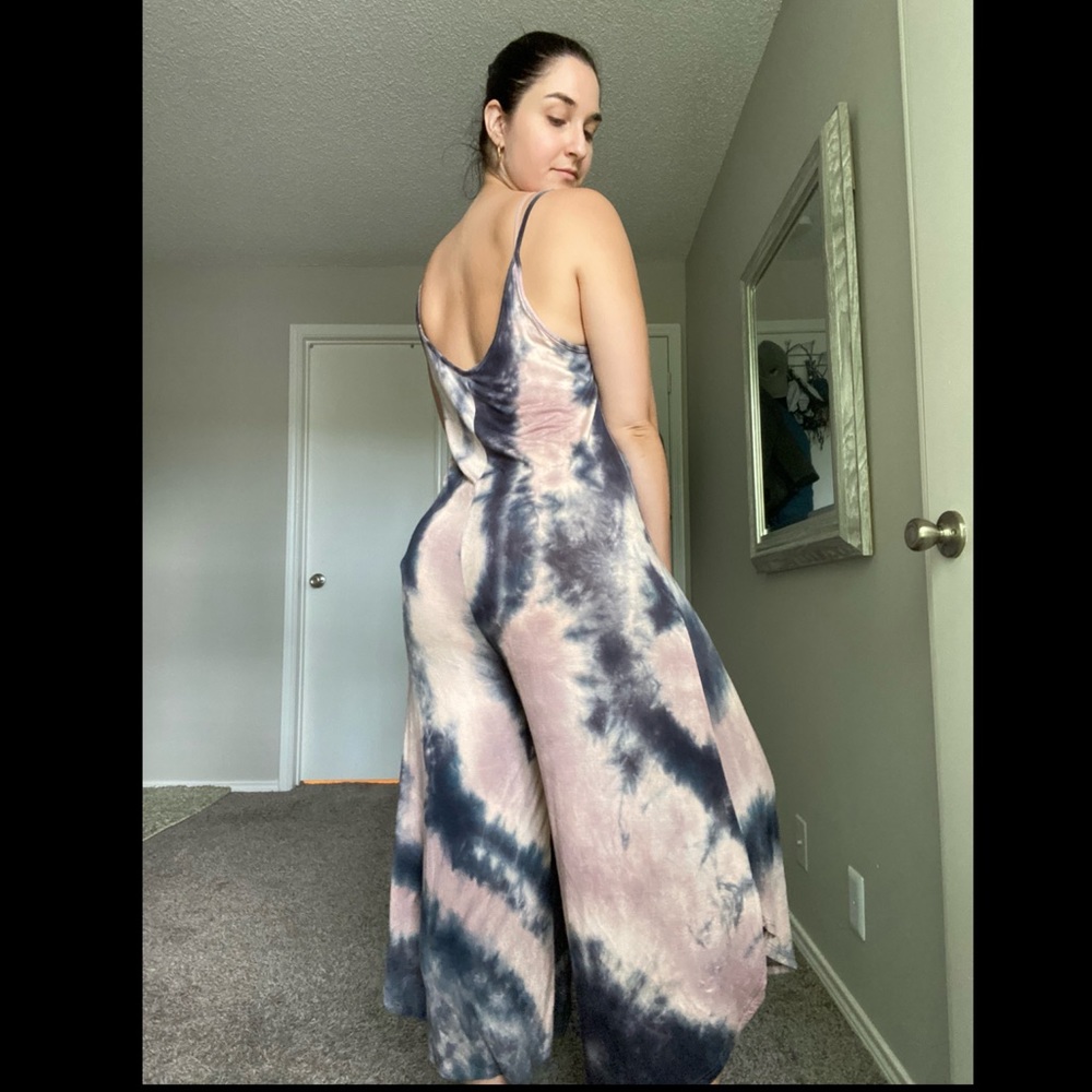 Tie-dye Jumpsuit. Loose-fit and super stretchy. Perfect for casual occasions. - Picture 15 of 15